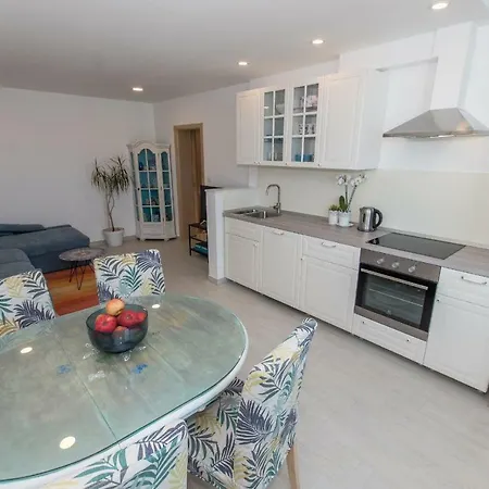 Summer Makarska Apartamento *